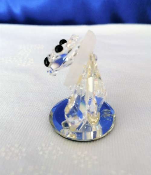 Stunning Crystal Glass Lion on Mirror