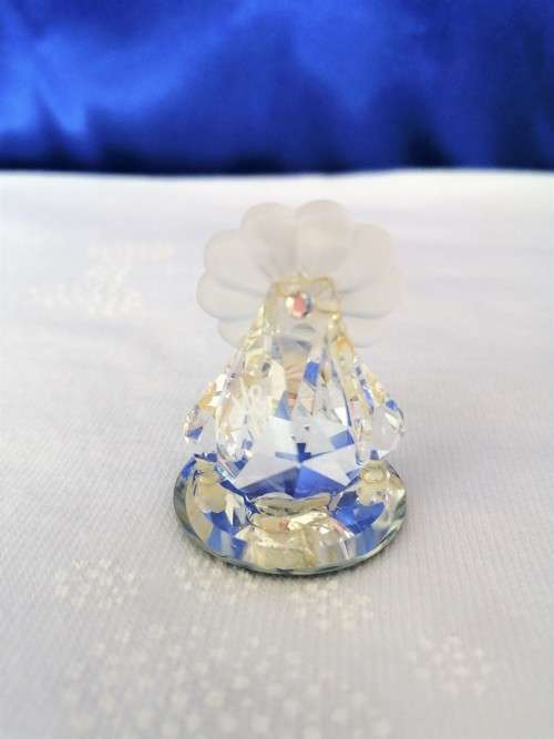 Stunning Crystal Glass Lion on Mirror