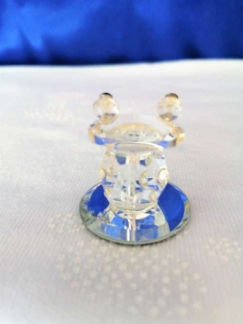 Stunning Crystal Glass Frog on Mirror