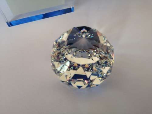 GENUINE Swarovski Crystal Stunning Large Paperweight *
