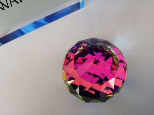 GENUINE Swarovski Crystal Stunning Medium Paperweight *