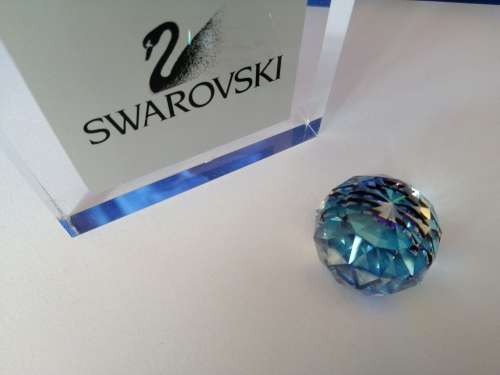 GENUINE Swarovski Crystal Stunning Small Paperweight *