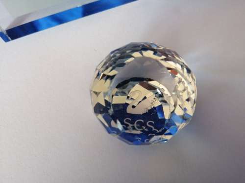 GENUINE Swarovski Crystal Stunning Medium Paperweight *