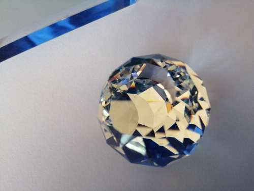 GENUINE Swarovski Crystal Stunning Medium Paperweight *