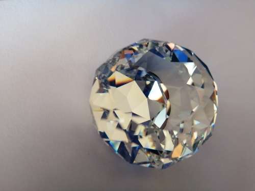 GENUINE Swarovski Crystal Stunning Medium Paperweight *