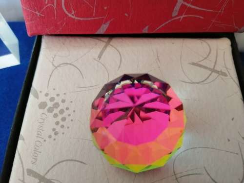 SWAROVSKI CRYSTAL STUNNING COLOUR PINK ORANGE YELLOW TO GREEN PAPERWEIGHT