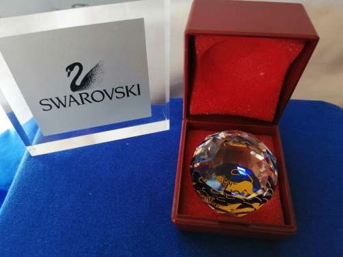 SWAROVSKI CRYSTAL STUNNING LEO LION PAPERWEIGHT