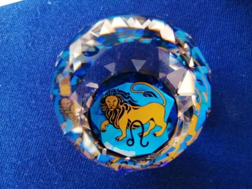 SWAROVSKI CRYSTAL STUNNING LEO LION PAPERWEIGHT