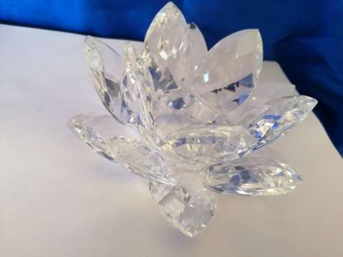 Stunning Crystal Glass Giant Waterlily Candle Holder