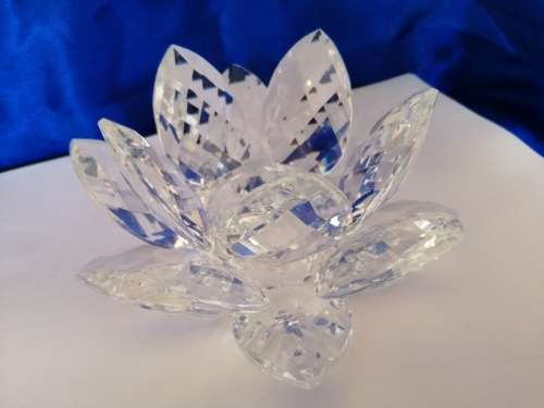 Stunning Crystal Glass Giant Waterlily Candle Holder