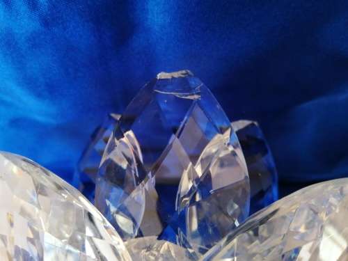 Stunning Crystal Glass Giant Waterlily Candle Holder