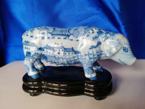 Halcyon Days figurine of a Pig from the Chinese Zodiac , limited edition of only 250 worldwide