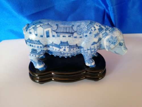 Halcyon Days figurine of a Pig from the Chinese Zodiac , limited edition of only 250 worldwide