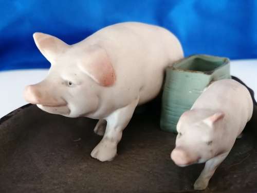 Very Old Match Pigs Striker Bisque *
