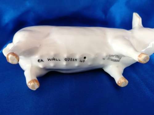 SUPER BESWICK SOW PIG "CH WALL QUEEN 40