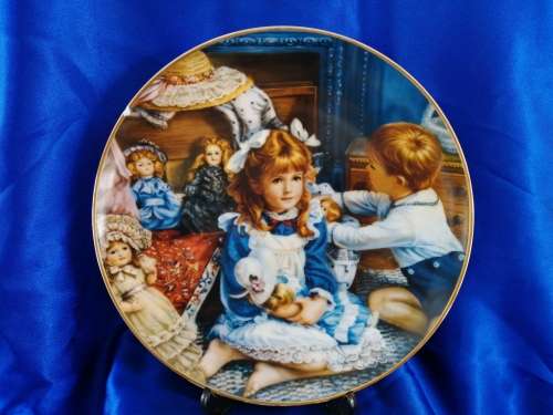 RECO BRADFORD Grandma's Trunk Plate The Barefoot Children's Collection