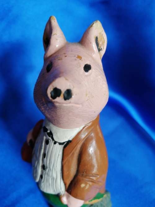 Vintage Plaster Beatrix Potter Pig