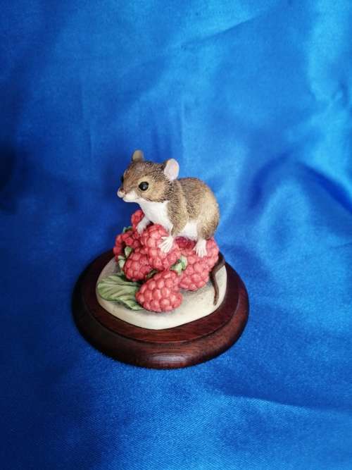 Border Fine Arts - 'Mouse & Raspberries' - MM03 - Made in Scotland