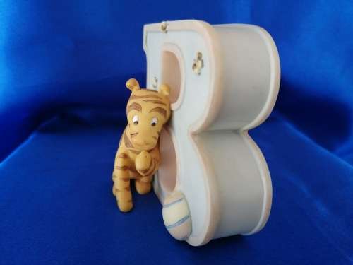 Disney Classic Winnie the Pooh Piglet Alphabet Letter B Wall Nursery Decor Tigger