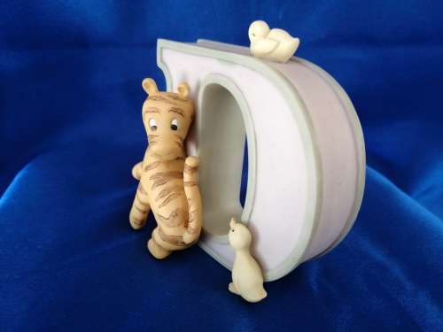 Disney Classic Winnie the Pooh Piglet Alphabet Letter D Wall Nursery Decor Tigger