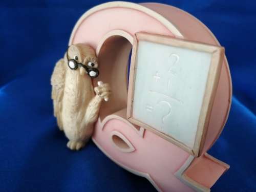 Disney Classic Winnie the Pooh Piglet Alphabet Letter Q Wall Nursery Decor Owl