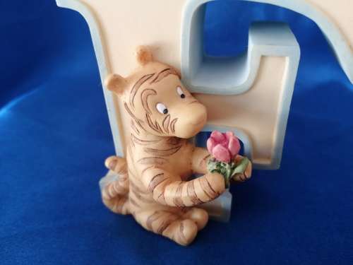 Disney Classic Winnie the Pooh Tigger Alphabet Letter F Wall Nursery Decor