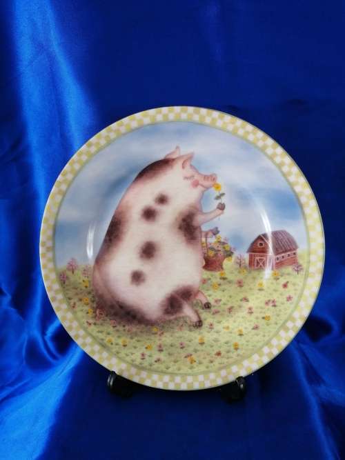 Stunning Pig Piggy Plate for Display