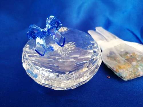 Swarovski Crystal Sweet Lidded Heart Jewel Box with small crystals