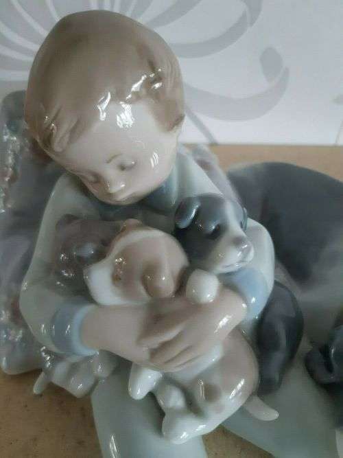 Lladro Porcelain Boy Sleeping with Dogs `Sweet Dreams` 1535