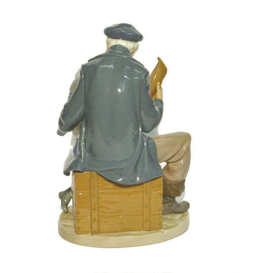 Lladro 5207 A Tall Yarn Old Captain, Boy and Boat porcelain