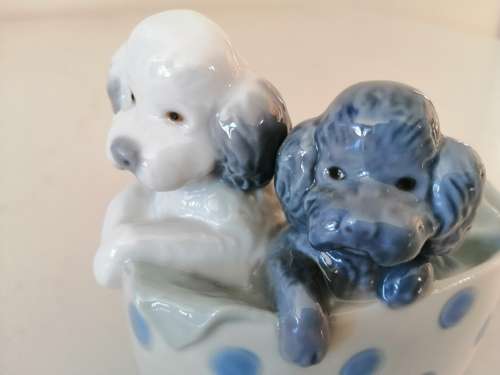 Nao by Lladro Porcelain Figurine, Poodles and Dots In Box #1082 #