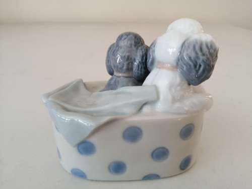 Nao by Lladro Porcelain Figurine, Poodles and Dots In Box #1082 #