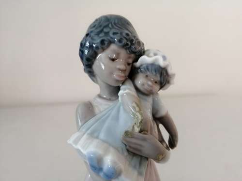 1993 Retired Lladro #5608  Baby Doll  Black Legacy