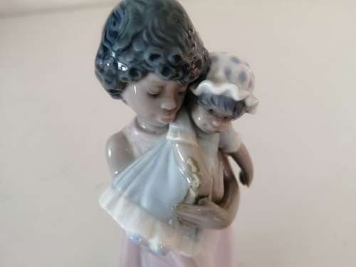 1993 Retired Lladro #5608  Baby Doll  Black Legacy