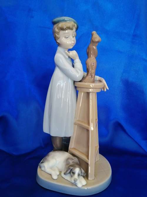 Lladro Figurine LITTLE SCULPTOR by Antonio Ramos. Boy + Dog #5358 / 1985