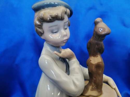 Lladro Figurine LITTLE SCULPTOR by Antonio Ramos. Boy + Dog #5358 / 1985