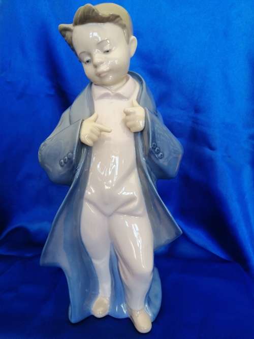 Lladro Nao Just Like Dad Figurine 1319 Young Boy in Oversize Coat