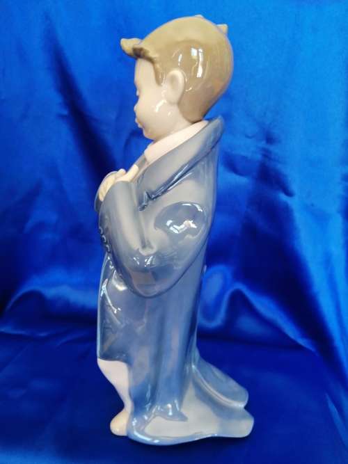 Lladro Nao Just Like Dad Figurine 1319 Young Boy in Oversize Coat
