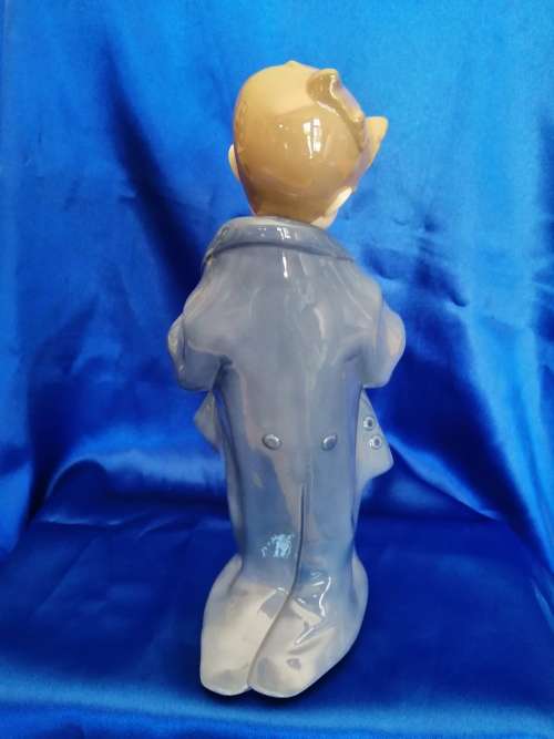 Lladro Nao Just Like Dad Figurine 1319 Young Boy in Oversize Coat