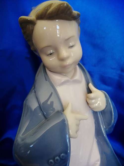 Lladro Nao Just Like Dad Figurine 1319 Young Boy in Oversize Coat