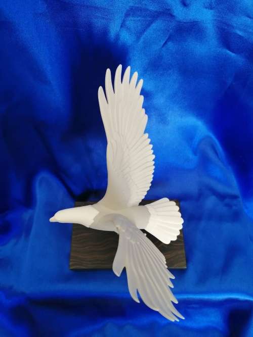 Lladro Large Stunning Matte Bald Eagle on stand #