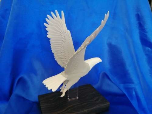 Lladro Large Stunning Matte Bald Eagle on stand #