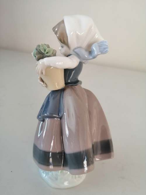 Lladro Figurine Girl Holding Basket of Flowers