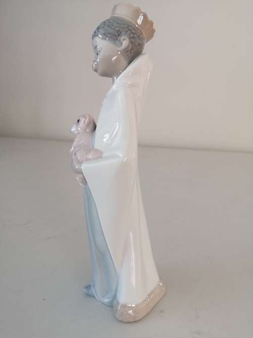 Lladro Black Legacy Collection Black Boy with Crown Holding a Lamb