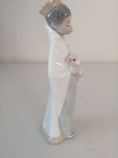 Lladro Black Legacy Collection Black Boy with Crown Holding a Lamb