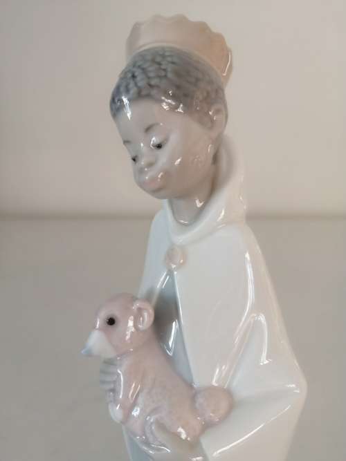 Lladro Black Legacy Collection Black Boy with Crown Holding a Lamb