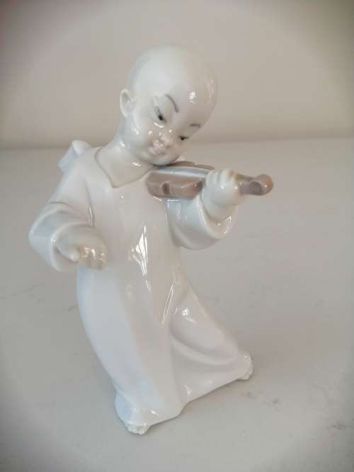 Vintage Lladro 4536 Asian Angel Boy Violin 1971-1974 Retired.