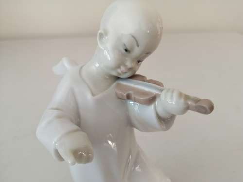 Vintage Lladro 4536 Asian Angel Boy Violin 1971-1974 Retired.