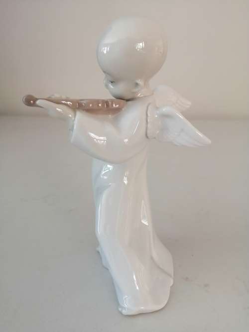 Vintage Lladro 4536 Asian Angel Boy Violin 1971-1974 Retired.