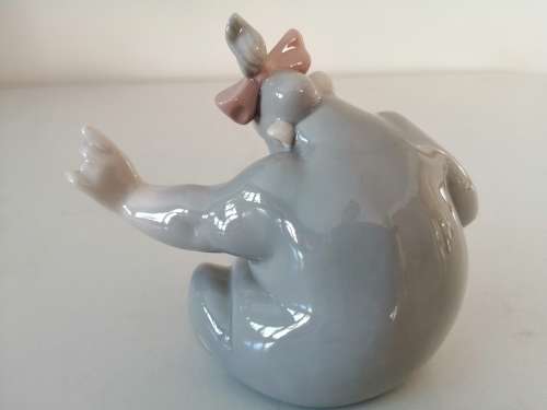 Nao by Lladro ` You are so Kind ` Gorilla